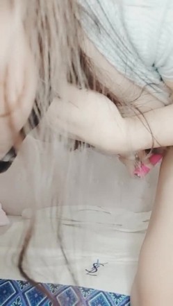 丰满身材大屁股少妇带义乳自慰 振动棒抽插道具JJ骑乘 截图12