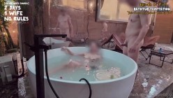 换妻界的顶流，【爱玩夫妻】，第一次与单男两天一夜旅行，户外浴缸，雨中3P，没有屋顶，没有遮挡 截图11