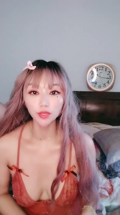 网丝高跟情趣风骚少妇露脸跟大哥在家啪啪，厨房里猛草，各种蹂躏抓着骚奶子抽插，浪叫不断，玩到床上各种草 截图2