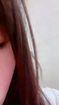 王炸！全网最粉逼，名器，馒头逼一线天白虎，【清凉一夏】JK学生妹，扣到狂喷水，青涩腼腆又有点儿骚，推荐 截图15