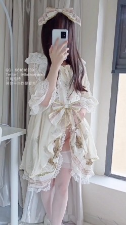 白桃少女 白丝洛丽塔 截图1
