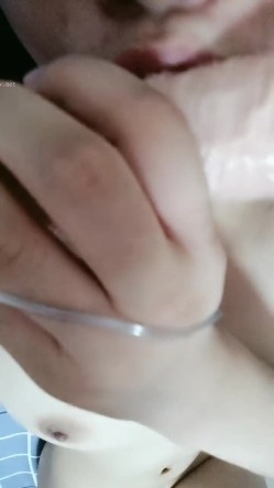 G奶大学生下海！奶子好大~【极品大学生】啪啪！内射，绝品，微微露了下脸，真的赞，这身材看了流口水 截图16