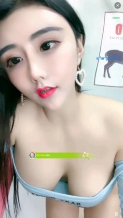 波霸女神【兔美baby】刚下海得女大学生兼职车模，火爆身材诱惑，皮肤白皙娇喘揉奶诱惑！ 截图4