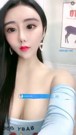 波霸女神【兔美baby】刚下海得女大学生兼职车模，火爆身材诱惑，皮肤白皙娇喘揉奶诱惑！ 截图6