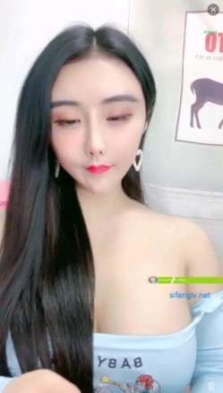 波霸女神【兔美baby】刚下海得女大学生兼职车模，火爆身材诱惑，皮肤白皙娇喘揉奶诱惑！ 截图13