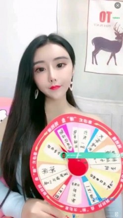 波霸女神【兔美baby】刚下海得女大学生兼职车模，火爆身材诱惑，皮肤白皙娇喘揉奶诱惑！ 截图16