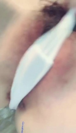 露脸才是王道！高颜长腿极品身材外围绿茶婊【琳琳子】福利~洗澡紫薇足交啪啪你的女神有钱人的母狗 截图7