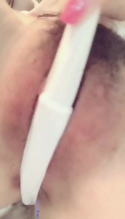 露脸才是王道！高颜长腿极品身材外围绿茶婊【琳琳子】福利~洗澡紫薇足交啪啪你的女神有钱人的母狗 截图8