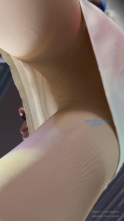 「KFC原创CD」 肉丝袜模特级身材靓女，专注等车前后CD。 截图11