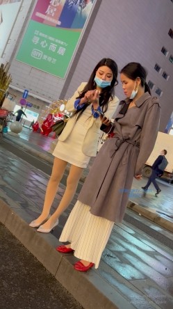 「KFC原创CD」 肉丝袜模特级身材靓女，专注等车前后CD。 截图13