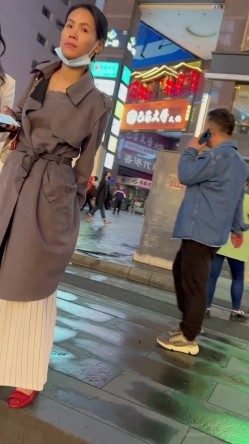 「KFC原创CD」 肉丝袜模特级身材靓女，专注等车前后CD。 截图14