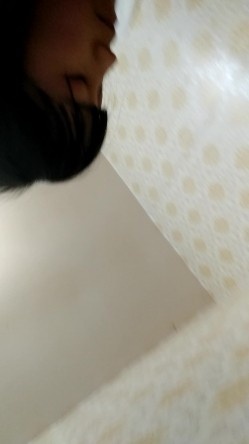 表妹手机微信里发现一段表妹自拍自慰视频,聊天记录显示发送给亦帆哥哥 截图6