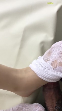 国产极品男娘 柠雅柔吖 超级漂亮甜美的小男娘，纤细苗条白白净净，女装混入足交店打工，意外爆火而入圈，推特原档合集 截图1