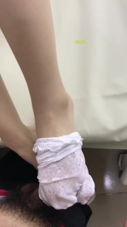 国产极品男娘 柠雅柔吖 超级漂亮甜美的小男娘，纤细苗条白白净净，女装混入足交店打工，意外爆火而入圈，推特原档合集 截图15