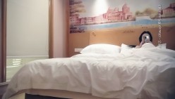 七天探花_白衣牛仔裤外围美女，特写张开腿舔B，侧入后入啪啪表情陶醉 截图9