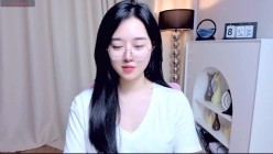 骚逼主播【miuu6868】极品少妇,奶圆逼粉,道具自慰高潮,极品无毛穴 截图6