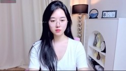 骚逼主播【miuu6868】极品少妇,奶圆逼粉,道具自慰高潮,极品无毛穴 截图8