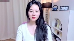 骚逼主播【miuu6868】极品少妇,奶圆逼粉,道具自慰高潮,极品无毛穴 截图11