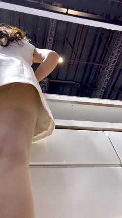[超级裙底]最新2023上海车展各色美女模特 总有一款你喜欢 截图4