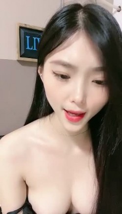 【御姐宝贝儿】，花一样的少女，你的猫系女友已上线，白得发光，足交自慰真棒 截图2