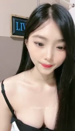【御姐宝贝儿】，花一样的少女，你的猫系女友已上线，白得发光，足交自慰真棒 截图4