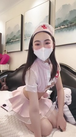 模特级别女神，【恋恋日记】，完美露脸，前凸后翘，浓密黑森林掰开粉穴 截图1