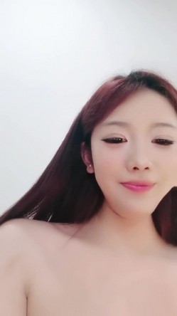 【乔妹妹】第五弹，白虎大长腿，抖奶裸舞，300分钟美乳扒穴自慰 截图11