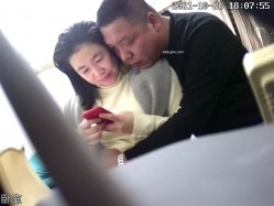 家庭摄像头破解入侵多角度真实偸拍，抽烟背纹烈女私生活曝光也是一个欲女，跟老公性爱还不满足，还总喜欢道具紫薇 截图7