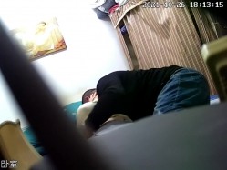 家庭摄像头破解入侵多角度真实偸拍，抽烟背纹烈女私生活曝光也是一个欲女，跟老公性爱还不满足，还总喜欢道具紫薇 截图10