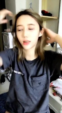 【极品校花】主播直播间露奶露逼洗澡，颜值超高宅男打飞机推荐 截图15