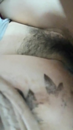 快手靓女【二姨太】美容店老板娘，S好身材大长腿，功夫相当了得，男主阳根雄伟，洗吹做相当完美 截图1