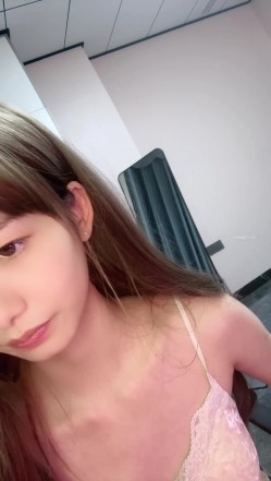 这才是真正的校花，【广州大学生】明星来了~甘拜下风，清纯指数极高，羞涩腼腆，高抬玉腿小穴水汪汪超诱人 截图16