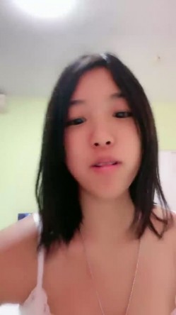 美臀学生，好他妈骚，【昨晚又遇见了你】，小小年纪看着已经是身经百战的状态，掰开逼逼水就自动流，需要男人天天操 截图14