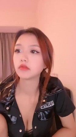 这小娘们真是骚，【黑色诱惑妹妹】，新女神下海!超级可爱~抠穴自慰~狂撸!，小腰扭得真带劲 截图3