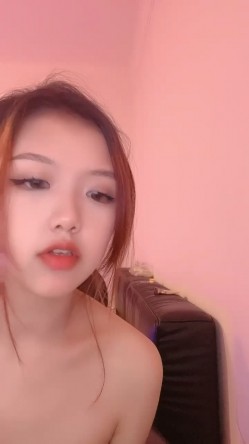 这小娘们真是骚，【黑色诱惑妹妹】，新女神下海!超级可爱~抠穴自慰~狂撸!，小腰扭得真带劲 截图16