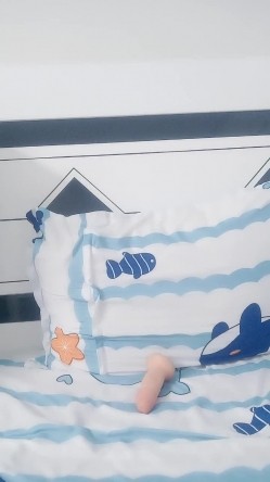 长发新人妹子，全裸自慰白虎小穴道具进出阴道表情享受很销魂，极美鲍鱼 截图8