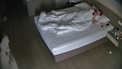 大学城 女的躺直夹紧 男人大鸡巴猛怼骚逼 两下就干累了 换骚逼上来 一顿猛坐 男人直接败 截图8