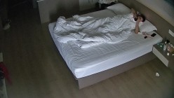 大学城 女的躺直夹紧 男人大鸡巴猛怼骚逼 两下就干累了 换骚逼上来 一顿猛坐 男人直接败 截图9