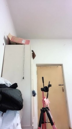 《稀缺资源重磅》猎奇圈内部分享热门视频极品大奶子哺乳期的奶妈疯狂露出自摸挑逗赚奶粉钱 截图11