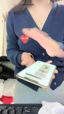 《稀缺资源重磅》猎奇圈内部分享热门视频极品大奶子哺乳期的奶妈疯狂露出自摸挑逗赚奶粉钱 截图15