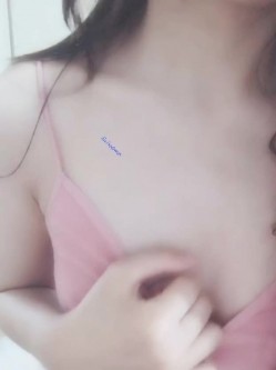 露脸才是王道！高颜长腿极品身材外围绿茶婊【琳琳子】福利~洗澡紫薇足交啪啪你的女神有钱人的母狗 截图2