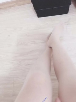 露脸才是王道！高颜长腿极品身材外围绿茶婊【琳琳子】福利~洗澡紫薇足交啪啪你的女神有钱人的母狗 截图8