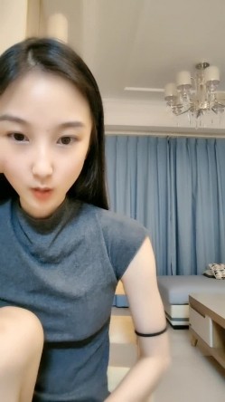 火爆小尤物，【纯情小猫咪】，颜值身材秒杀一线明星网红，无套内射啪啪，这小蛮腰扭得大哥们心都乱了 截图3