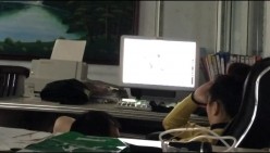 高端泄密 反差婊工厂老板娘人妻燕子与隔壁老王淫乱记录做爱的过程 截图1