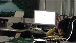高端泄密 反差婊工厂老板娘人妻燕子与隔壁老王淫乱记录做爱的过程 截图2
