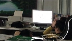 高端泄密 反差婊工厂老板娘人妻燕子与隔壁老王淫乱记录做爱的过程 截图3