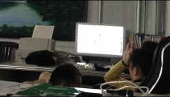 高端泄密 反差婊工厂老板娘人妻燕子与隔壁老王淫乱记录做爱的过程 截图7