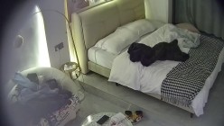酒店偷拍连续3天入住的年轻情侣古灵精怪的双马尾可爱甜妹被男友不分日夜操了几次 截图5
