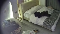 酒店偷拍连续3天入住的年轻情侣古灵精怪的双马尾可爱甜妹被男友不分日夜操了几次 截图9