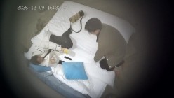 酒店偷拍 年轻情侣就是体力好除了吃饭睡觉就一直腻歪啪啪男友还拿手机拍照留念 截图1